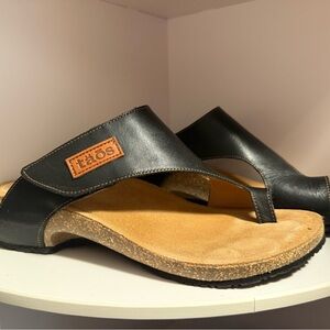 Taos Loop Women's Sandals size 8-8.5/39